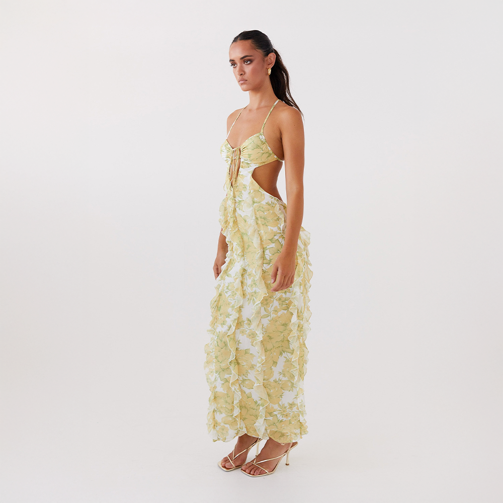 Nayla | Kisses in the Sun