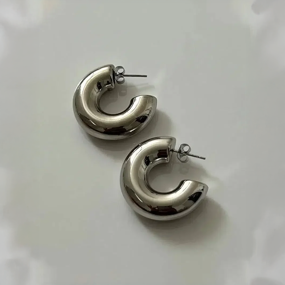 Améria | Thick Hoop Earrings in Modern Design