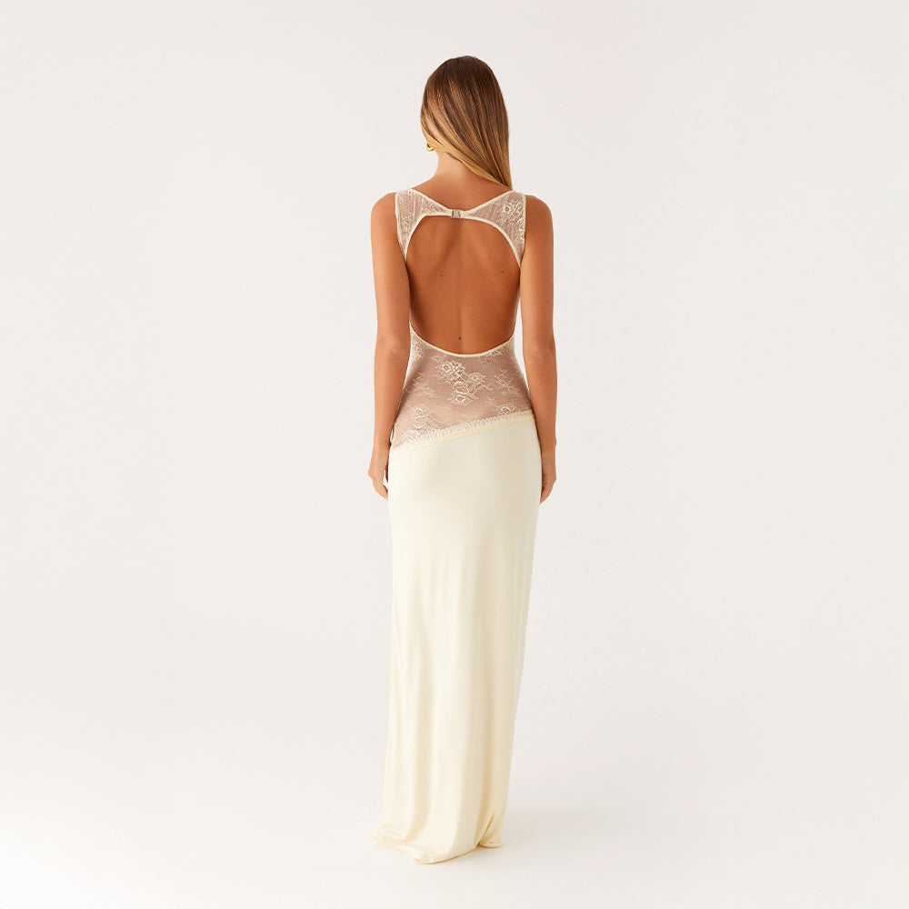 Selena | Sculptural Elegance