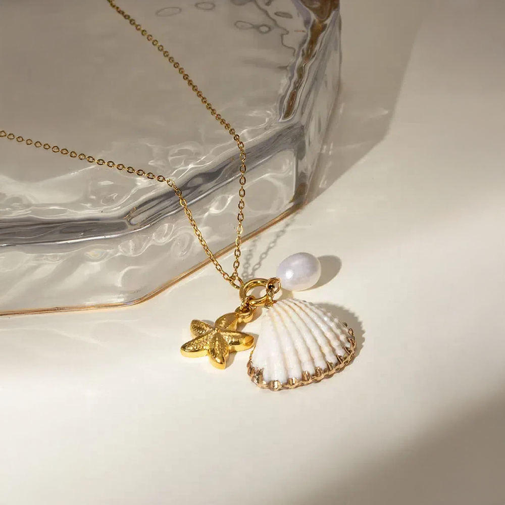 Avelia | Starfish and Pearl Necklace in Maritime Charm