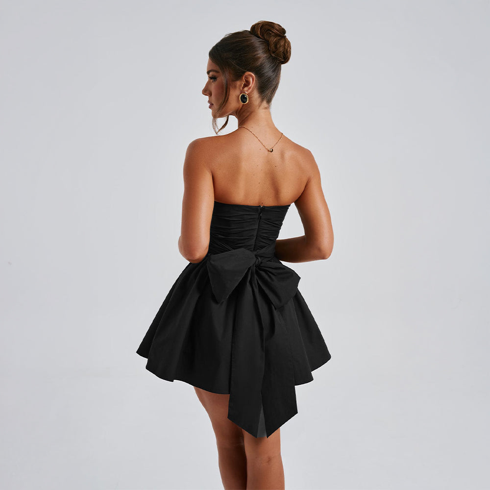 Adèle | Voluptuous Elegance